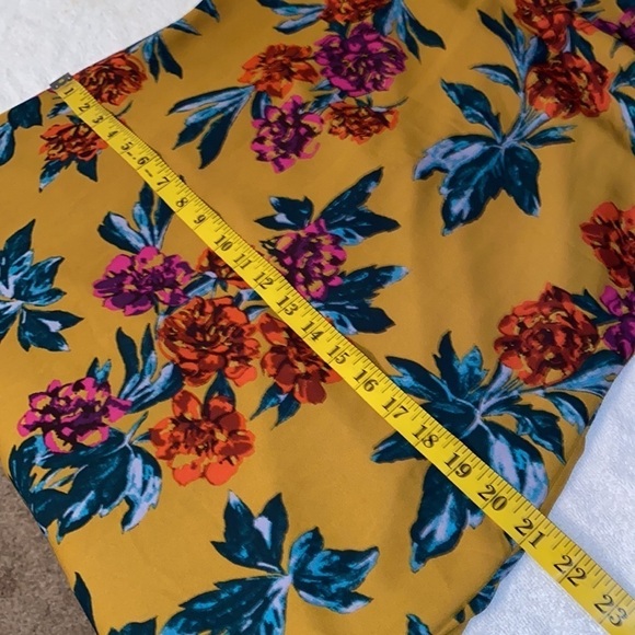 Everly dress floral print long bell style sleeves keyhole opening lined Sz M - Picture 4 of 10